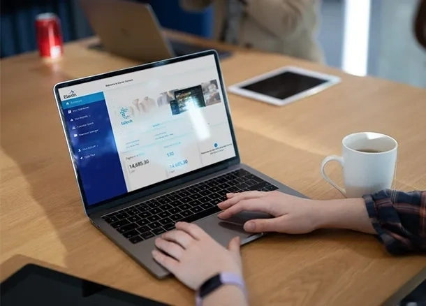 Portal Elavon Connect na laptopie